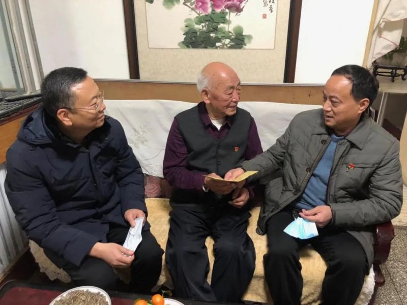 弘義集團(tuán)開(kāi)展春節(jié)前走訪慰問(wèn)生活困難黨員、老黨員、老干部活動(dòng)